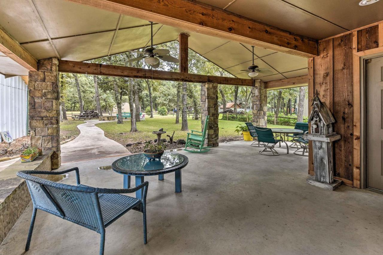 Kingston House With Fire Pit, Short Walk To Lake! Bagian luar foto