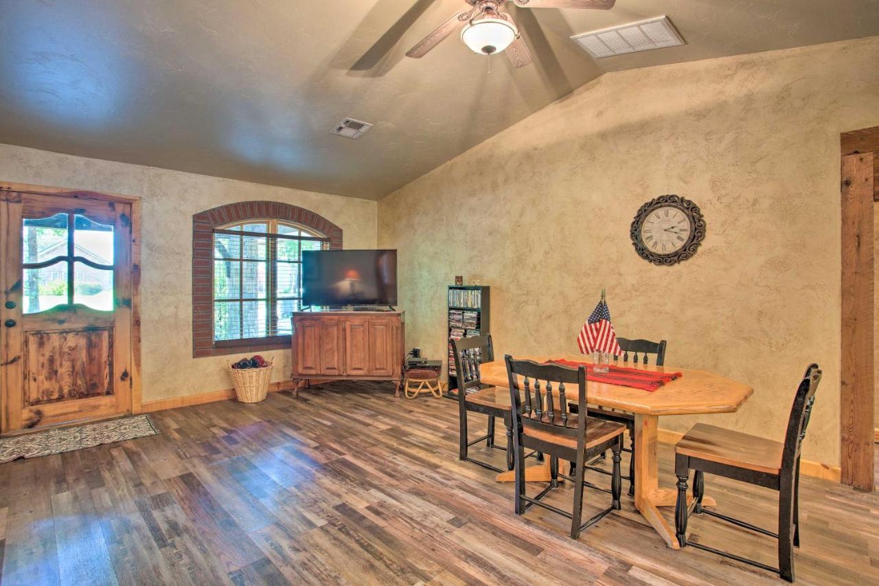 Kingston House With Fire Pit, Short Walk To Lake! Bagian luar foto